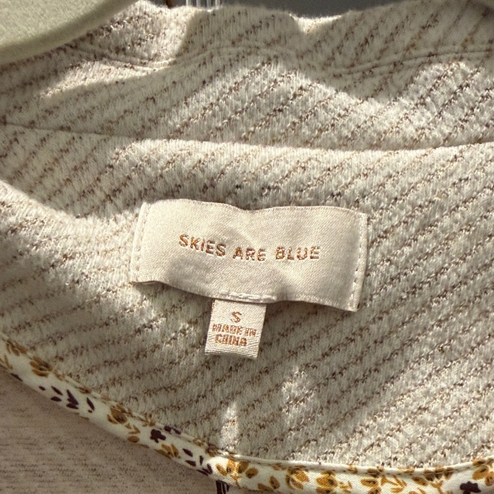 Skies Are Blue Cream Blazer - Picture 2 of 3
